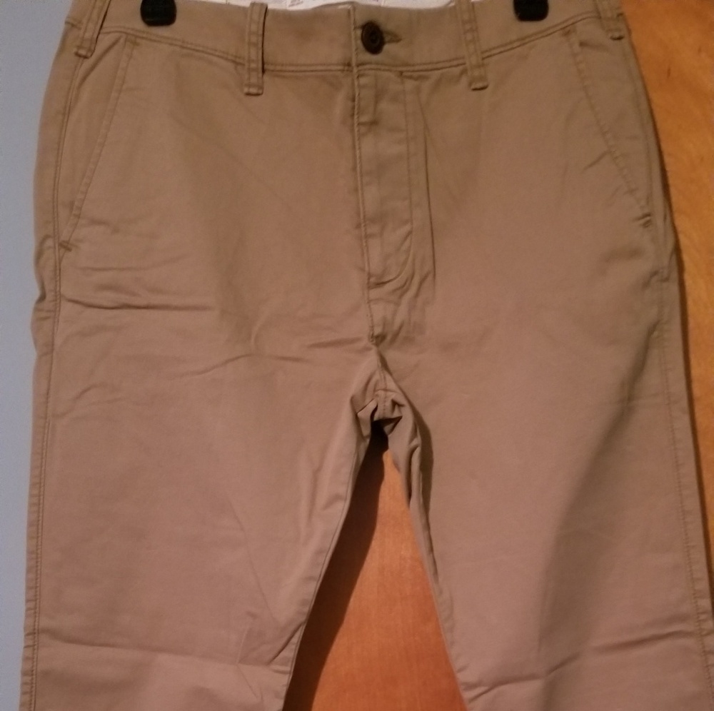 Hollister Khaki